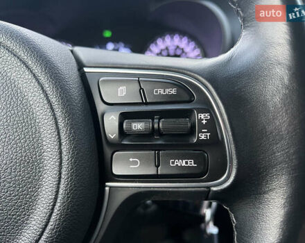 Білий Кіа Оптіма, об'ємом двигуна 2.36 л та пробігом 68 тис. км за 11500 $, фото 9 на Automoto.ua