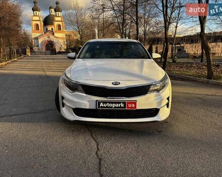 Белый Киа Оптима, объемом двигателя 2.4 л и пробегом 160 тыс. км за 8000 $, фото 7 на Automoto.ua