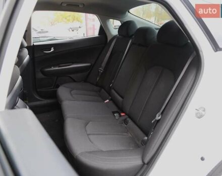 Кіа Оптіма 2017 у Києві на Automoto.ua Білий Кіа Оптіма, об'ємом двигуна 2.4 л та пробігом 115 тис. км за 12900 $, фото 11 на Automoto.ua