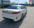 Білий Кіа Оптіма, об'ємом двигуна 2 л та пробігом 230 тис. км за 16950 $, фото 43 на Automoto.ua