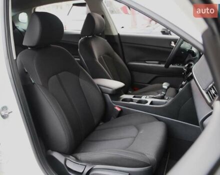 Кіа Оптіма 2017 у Києві на Automoto.ua Білий Кіа Оптіма, об'ємом двигуна 2.4 л та пробігом 115 тис. км за 12900 $, фото 13 на Automoto.ua