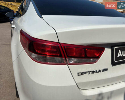 Белый Киа Оптима, объемом двигателя 2.4 л и пробегом 160 тыс. км за 11490 $, фото 12 на Automoto.ua