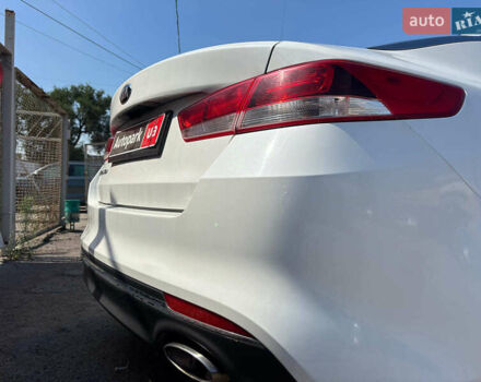 Белый Киа Оптима, объемом двигателя 2.4 л и пробегом 160 тыс. км за 11490 $, фото 11 на Automoto.ua