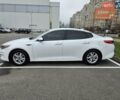 Білий Кіа Оптіма, об'ємом двигуна 2.36 л та пробігом 197 тис. км за 11000 $, фото 12 на Automoto.ua