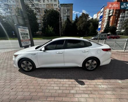 Белый Киа Оптима, объемом двигателя 2 л и пробегом 97 тыс. км за 15490 $, фото 3 на Automoto.ua