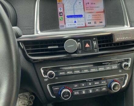 Білий Кіа Оптіма, об'ємом двигуна 2 л та пробігом 210 тис. км за 317 $, фото 5 на Automoto.ua