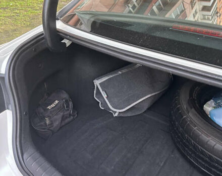 Білий Кіа Оптіма, об'ємом двигуна 2 л та пробігом 68 тис. км за 17500 $, фото 44 на Automoto.ua