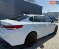 Белый Киа Оптима, объемом двигателя 2.36 л и пробегом 142 тыс. км за 10000 $, фото 3 на Automoto.ua