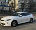 Білий Кіа Оптіма, об'ємом двигуна 2 л та пробігом 134 тис. км за 12700 $, фото 4 на Automoto.ua