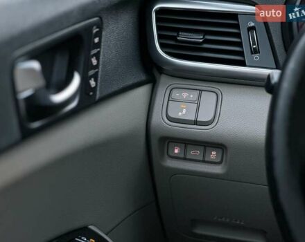 Белый Киа Оптима, объемом двигателя 2.36 л и пробегом 110 тыс. км за 12500 $, фото 23 на Automoto.ua