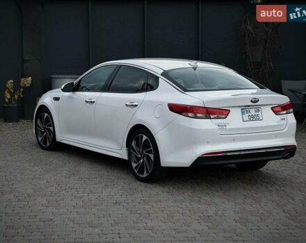 Белый Киа Оптима, объемом двигателя 2.36 л и пробегом 110 тыс. км за 12500 $, фото 8 на Automoto.ua