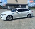 Білий Кіа Оптіма, об'ємом двигуна 2 л та пробігом 230 тис. км за 16950 $, фото 51 на Automoto.ua