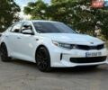 Білий Кіа Оптіма, об'ємом двигуна 2 л та пробігом 200 тис. км за 12700 $, фото 2 на Automoto.ua