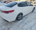 Білий Кіа Оптіма, об'ємом двигуна 2 л та пробігом 507 тис. км за 9000 $, фото 3 на Automoto.ua