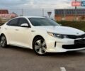 Білий Кіа Оптіма, об'ємом двигуна 2 л та пробігом 136 тис. км за 15700 $, фото 9 на Automoto.ua