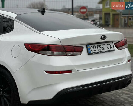 Белый Киа Оптима, объемом двигателя 2.36 л и пробегом 132 тыс. км за 10700 $, фото 4 на Automoto.ua