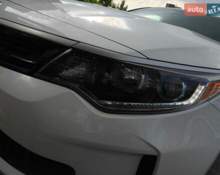 Белый Киа Оптима, объемом двигателя 2 л и пробегом 130 тыс. км за 16000 $, фото 34 на Automoto.ua