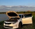 Білий Кіа Оптіма, об'ємом двигуна 2.4 л та пробігом 150 тис. км за 12000 $, фото 2 на Automoto.ua