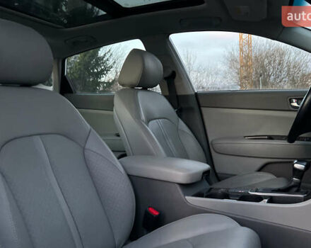 Белый Киа Оптима, объемом двигателя 2.4 л и пробегом 35 тыс. км за 16000 $, фото 19 на Automoto.ua