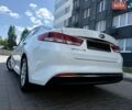 Білий Кіа Оптіма, об'ємом двигуна 2.36 л та пробігом 160 тис. км за 9999 $, фото 31 на Automoto.ua