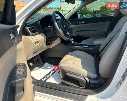 Белый Киа Оптима, объемом двигателя 2.4 л и пробегом 160 тыс. км за 11490 $, фото 13 на Automoto.ua