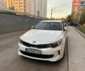 Белый Киа Оптима, объемом двигателя 2 л и пробегом 68 тыс. км за 16000 $, фото 2 на Automoto.ua