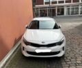 Білий Кіа Оптіма, об'ємом двигуна 2 л та пробігом 115 тис. км за 10200 $, фото 1 на Automoto.ua
