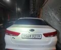 Білий Кіа Оптіма, об'ємом двигуна 2 л та пробігом 149 тис. км за 14013 $, фото 4 на Automoto.ua