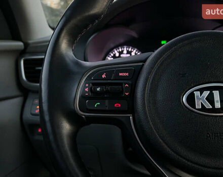 Белый Киа Оптима, объемом двигателя 2.4 л и пробегом 35 тыс. км за 16000 $, фото 10 на Automoto.ua