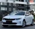 Білий Кіа Оптіма, об'ємом двигуна 2.36 л та пробігом 160 тис. км за 9999 $, фото 8 на Automoto.ua