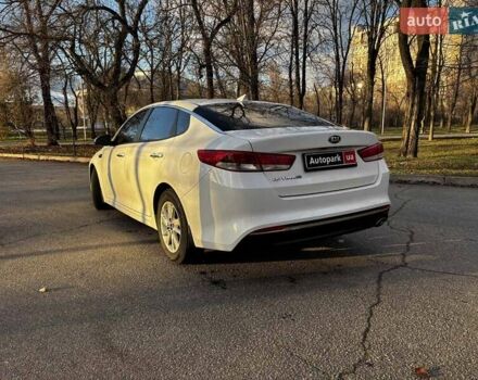 Белый Киа Оптима, объемом двигателя 2.4 л и пробегом 160 тыс. км за 8000 $, фото 2 на Automoto.ua