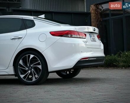 Белый Киа Оптима, объемом двигателя 2.36 л и пробегом 110 тыс. км за 12500 $, фото 9 на Automoto.ua