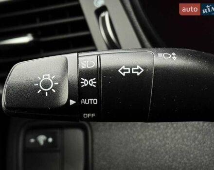 Білий Кіа Оптіма, об'ємом двигуна 2.4 л та пробігом 68 тис. км за 11700 $, фото 18 на Automoto.ua