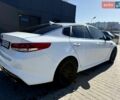 Білий Кіа Оптіма, об'ємом двигуна 2.36 л та пробігом 142 тис. км за 9800 $, фото 8 на Automoto.ua