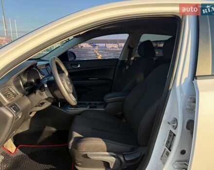 Белый Киа Оптима, объемом двигателя 2.36 л и пробегом 170 тыс. км за 10900 $, фото 10 на Automoto.ua