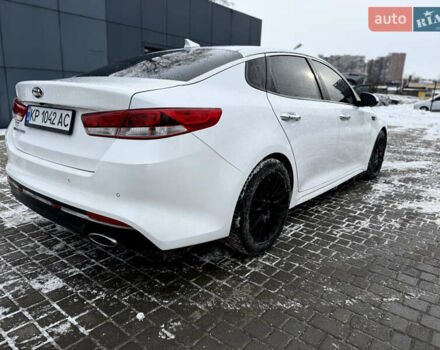 Белый Киа Оптима, объемом двигателя 2.36 л и пробегом 142 тыс. км за 10500 $, фото 4 на Automoto.ua