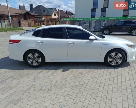 Білий Кіа Оптіма, об'ємом двигуна 2 л та пробігом 230 тис. км за 16950 $, фото 40 на Automoto.ua