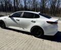 Білий Кіа Оптіма, об'ємом двигуна 2.4 л та пробігом 142 тис. км за 10000 $, фото 6 на Automoto.ua