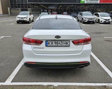 Білий Кіа Оптіма, об'ємом двигуна 2.36 л та пробігом 197 тис. км за 11000 $, фото 10 на Automoto.ua