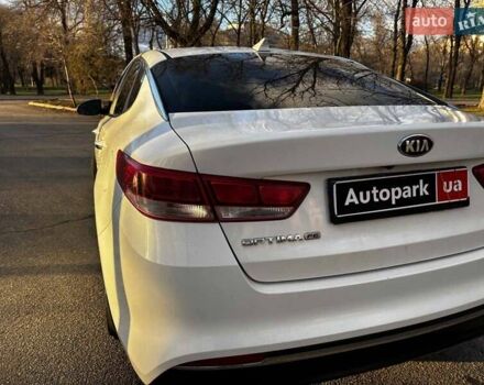 Белый Киа Оптима, объемом двигателя 2.4 л и пробегом 160 тыс. км за 8000 $, фото 11 на Automoto.ua