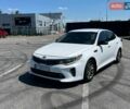 Білий Кіа Оптіма, об'ємом двигуна 1.6 л та пробігом 190 тис. км за 9550 $, фото 1 на Automoto.ua