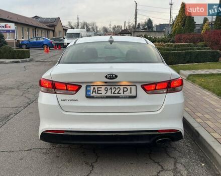 Білий Кіа Оптіма, об'ємом двигуна 2.36 л та пробігом 68 тис. км за 11500 $, фото 4 на Automoto.ua