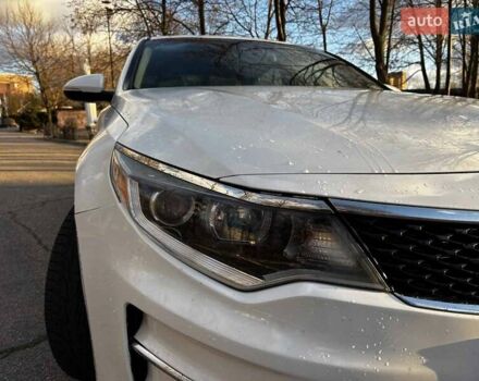 Белый Киа Оптима, объемом двигателя 2.4 л и пробегом 160 тыс. км за 8000 $, фото 8 на Automoto.ua