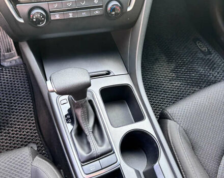 Білий Кіа Оптіма, об'ємом двигуна 2.36 л та пробігом 84 тис. км за 11499 $, фото 6 на Automoto.ua