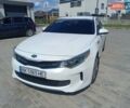 Белый Киа Оптима, объемом двигателя 2 л и пробегом 230 тыс. км за 16950 $, фото 1 на Automoto.ua