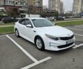 Білий Кіа Оптіма, об'ємом двигуна 2.36 л та пробігом 197 тис. км за 11000 $, фото 2 на Automoto.ua