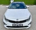 Белый Киа Оптима, объемом двигателя 1.6 л и пробегом 167 тыс. км за 13600 $, фото 6 на Automoto.ua