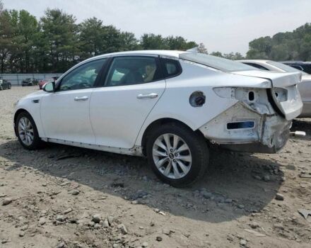 Белый Киа Оптима, объемом двигателя 2.4 л и пробегом 125 тыс. км за 2000 $, фото 2 на Automoto.ua