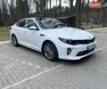 Білий Кіа Оптіма, об'ємом двигуна 2 л та пробігом 80 тис. км за 16900 $, фото 1 на Automoto.ua
