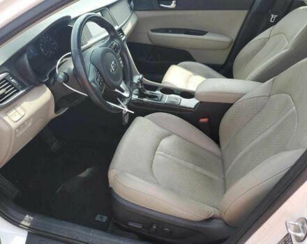 Белый Киа Оптима, объемом двигателя 2.4 л и пробегом 125 тыс. км за 2000 $, фото 6 на Automoto.ua